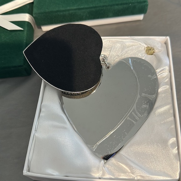 Things Remembered 2011 Make A Wish Heart Ornament - Picture 3 of 3